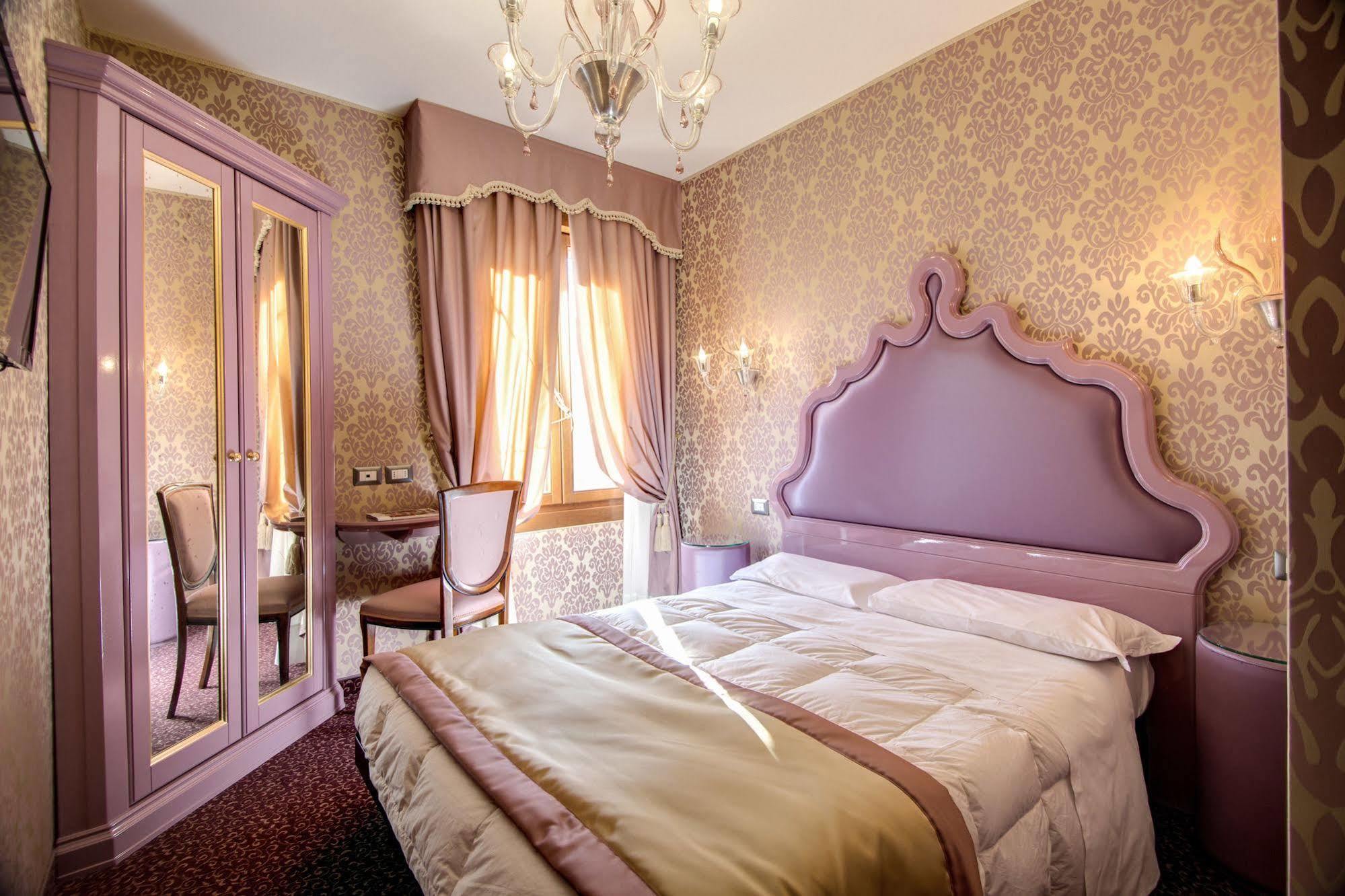 Hotel Domus Cavanis Venice